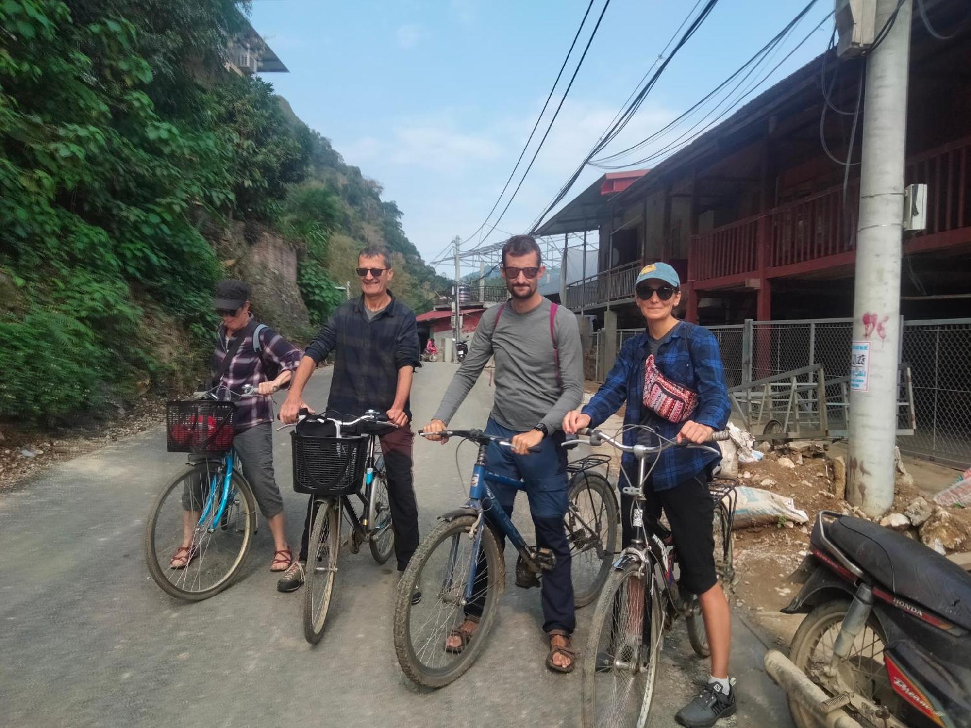 Tran Xuan Homestay Ba Be Exteriör bild