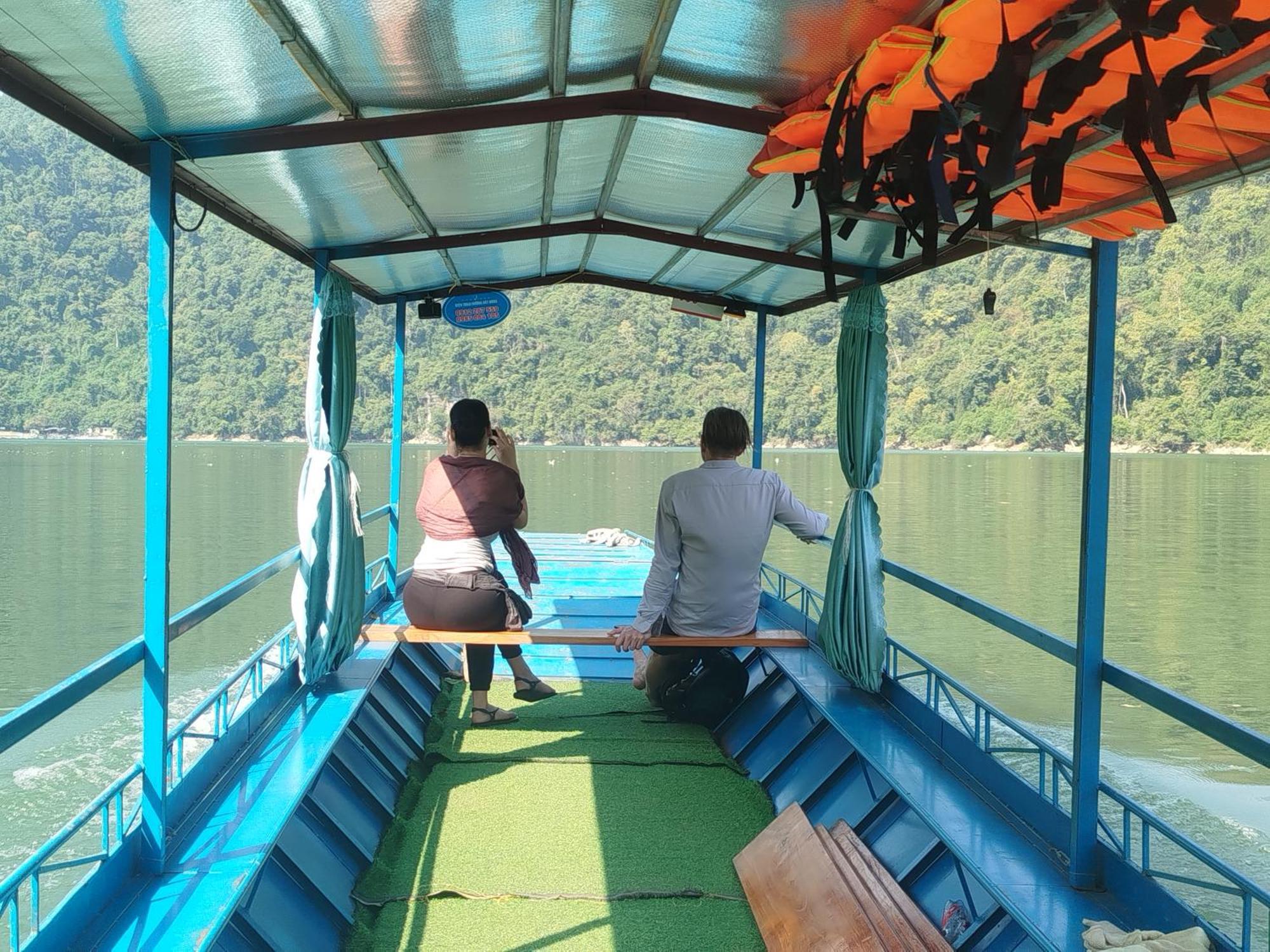 Tran Xuan Homestay Ba Be Exteriör bild