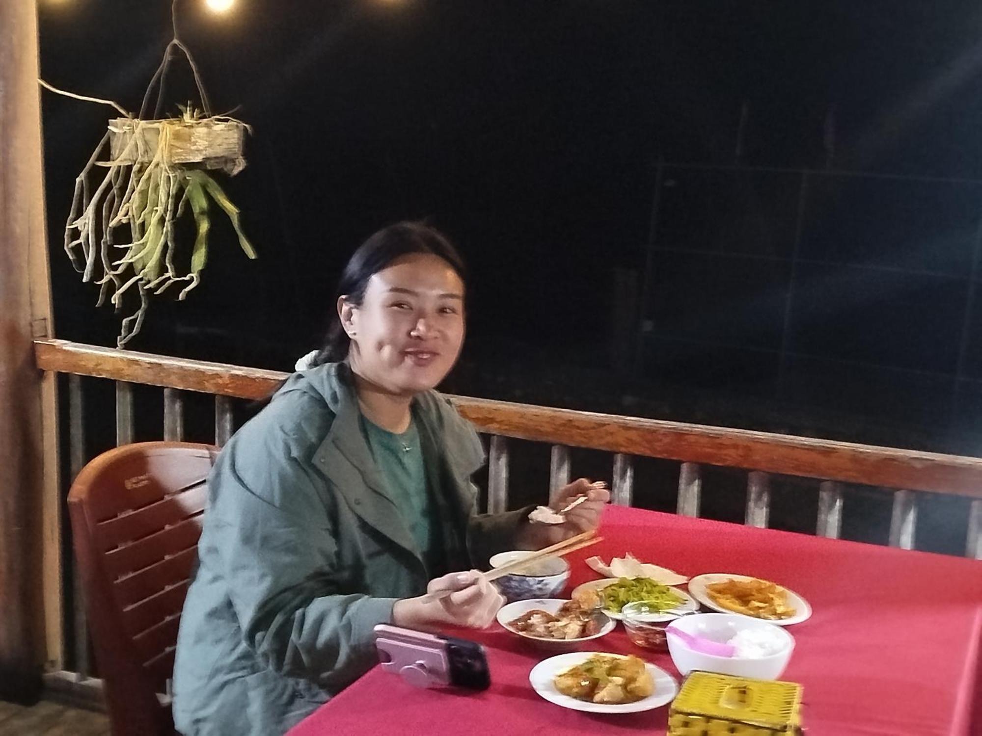 Tran Xuan Homestay Ba Be Exteriör bild