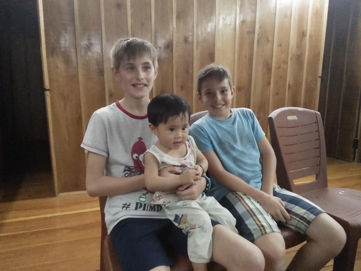 Tran Xuan Homestay Ba Be Exteriör bild