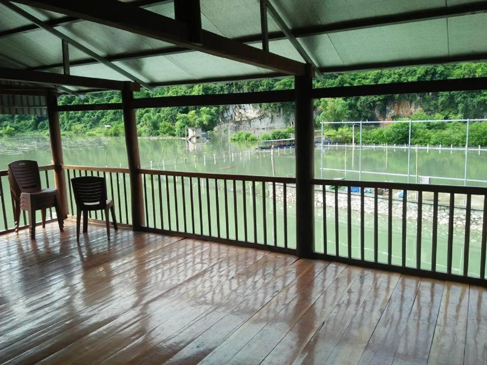Tran Xuan Homestay Ba Be Exteriör bild