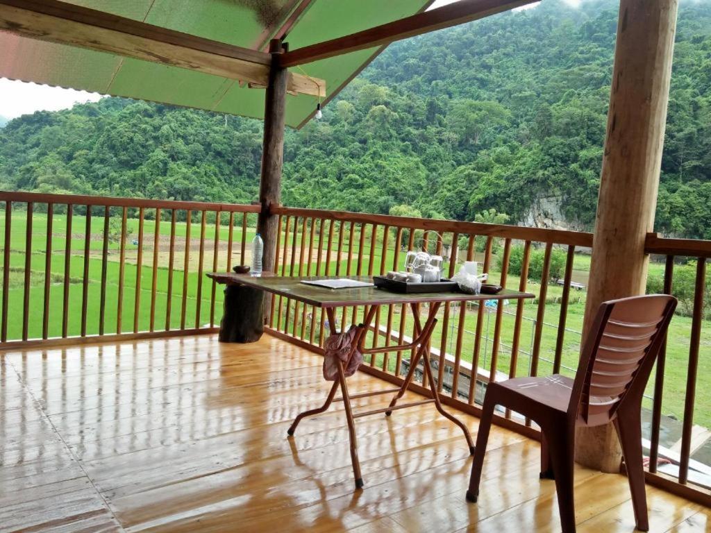 Tran Xuan Homestay Ba Be Exteriör bild